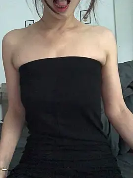 Snapshot of Kylie_beem chatting on July 14, 9:14 am Kylie beem online show from July 14, 9:14 am