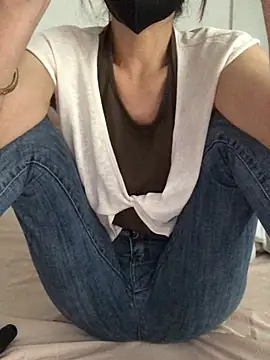 Snapshot of Kylie_beem chatting on July 18, 9:02 am Kylie beem online show from July 18, 9:02 am