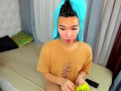 Snapshot of hardcocktwink chatting on November 19, 4:51 pm hardcocktwink online show from November 19, 4:51 pm