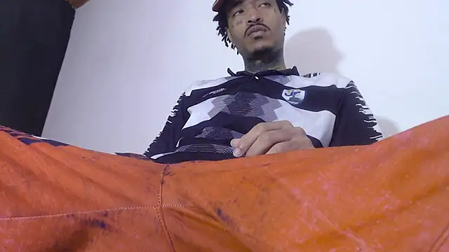 Anaconda larga online show from April 2, 2:04 pm