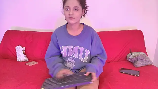 Nikki  uwu online show from June 7, 8:23 pm