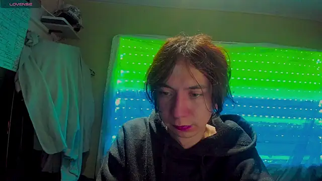 najimi uwu online show from November 24, 8:30 pm