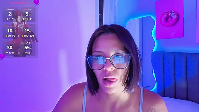 Snapshot of Aria_Russo chatting on April 22, 2:51 pm Aria Russo online show from April 22, 2:51 pm