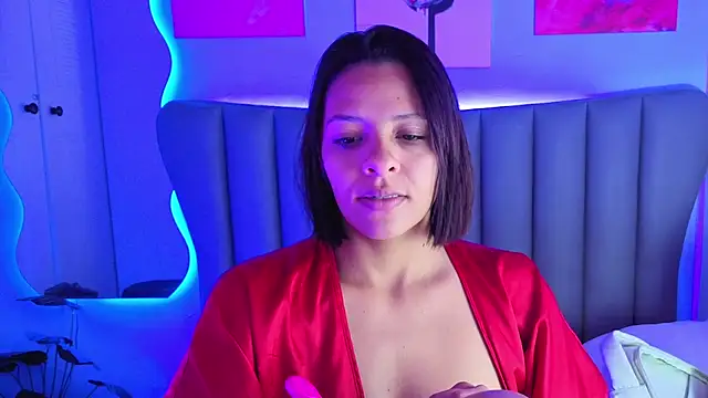 Snapshot of Aria_Russo chatting on May 1, 2:10 pm Aria Russo online show from May 1, 2:10 pm