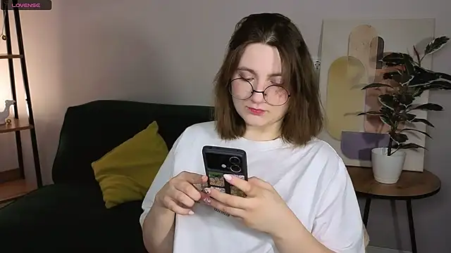 Snapshot of fairy_tara chatting on March 1, 10:23 pm fairy tara online show from March 1, 10:23 pm