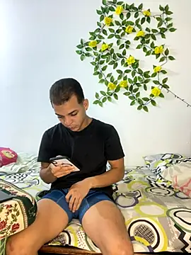 Snapshot of adan_jp chatting on December 5, 7:21 pm adan jp online show from December 5, 7:21 pm