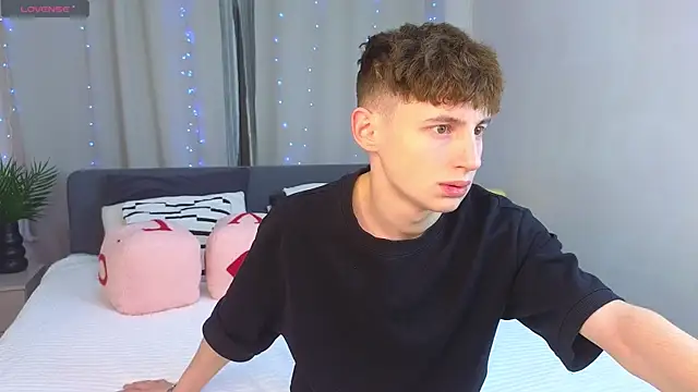 crisp1n online show from November 27, 2:52 pm