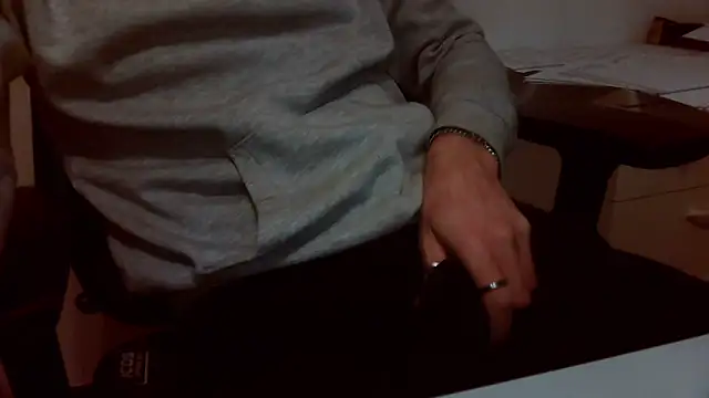 Snapshot of topg84 chatting on February 2, 6:50 pm topg84 online show from February 2, 6:50 pm