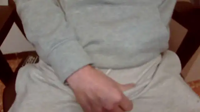 Snapshot of topg84 chatting on February 28, 5:25 pm topg84 online show from February 28, 5:25 pm