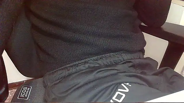 Snapshot of topg84 chatting on March 4, 7:09 pm topg84 online show from March 4, 7:09 pm