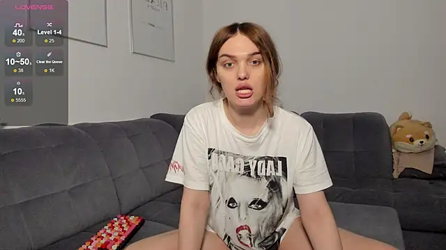 Snapshot of EmiliaRhodes chatting on May 14, 7:20 pm EmiliaRhodes online show from May 14, 7:20 pm