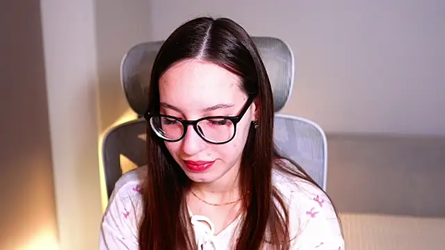 WhyEmmyCry online show from March 22, 5:22 am