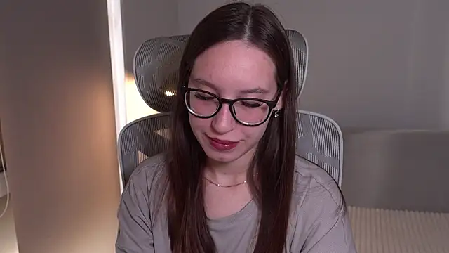 WhyEmmyCry online show from April 20, 5:43 am