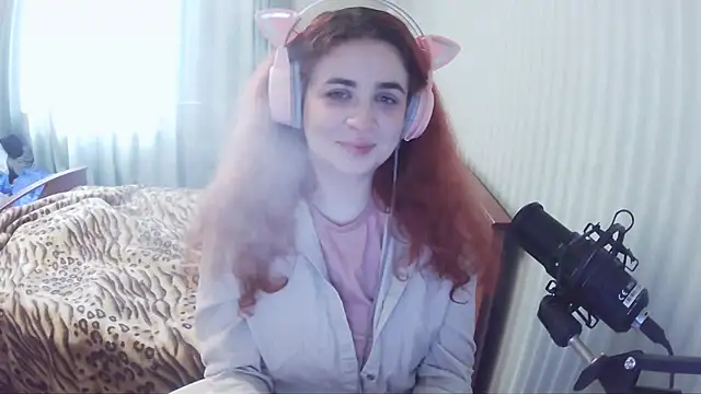 Snapshot of MadamDestiny chatting on October 20, 9:54 am MadamDestiny online show from October 20, 9:54 am