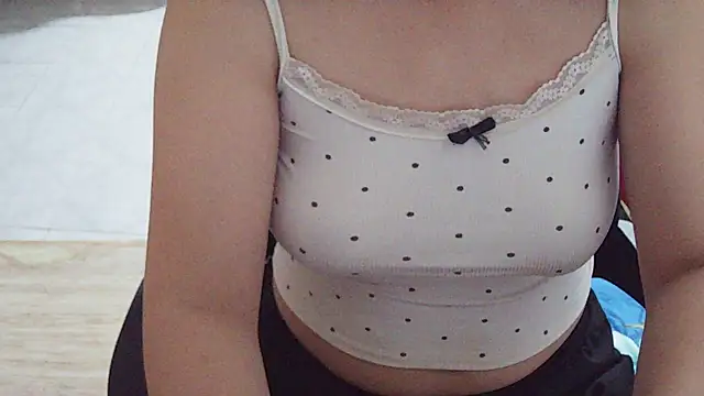 Snapshot of Chissy069 chatting on October 19, 6:14 am Chissy069 online show from October 19, 6:14 am