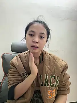 aaaaawhate online show from February 1, 11:09 am