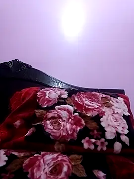 SandyAmr online show from April 4, 7:39 am