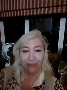 Snapshot of LadyKriss chatting on May 22, 7:08 pm LadyKriss online show from May 22, 7:08 pm