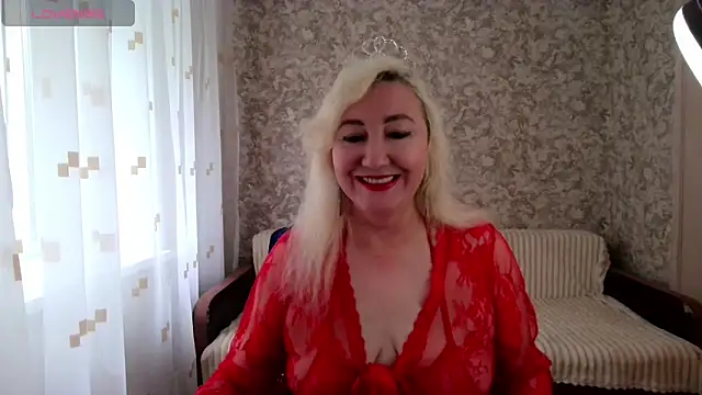 Snapshot of LadyKriss chatting on June 12, 3:49 am LadyKriss online show from June 12, 3:49 am