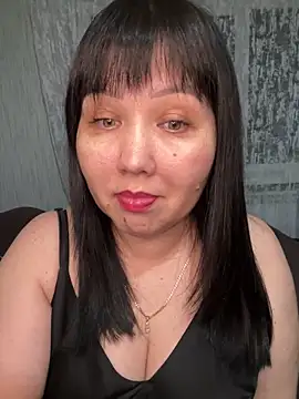 Snapshot of Love__Mom chatting on March 22, 10:02 pm Love Mom online show from March 22, 10:02 pm