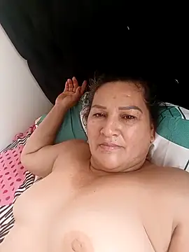 Snapshot of estrellita-sexy chatting on October 20, 5:24 pm estrellita-sexy online show from October 20, 5:24 pm