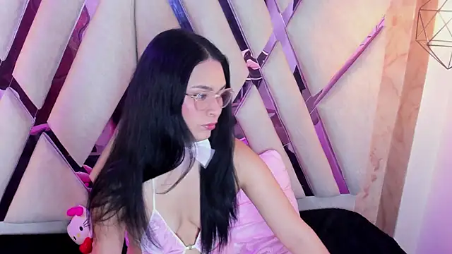 Isa doux online show from April 8, 3:39 am