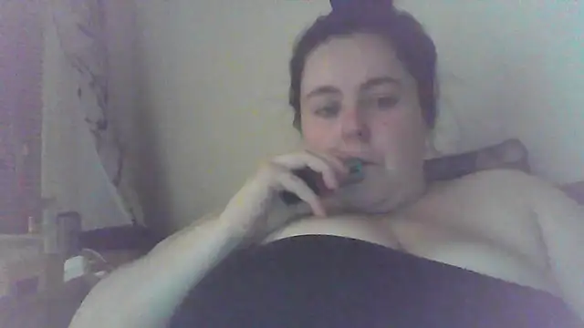 Snapshot of Maya_29x chatting on June 28, 1:22 am Maya 29x online show from June 28, 1:22 am