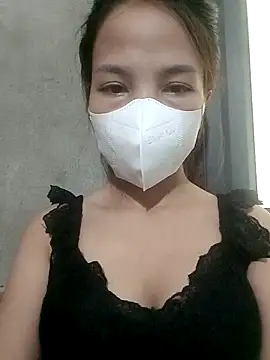 Snapshot of Lylylove68 chatting on October 20, 5:52 am Lylylove68 online show from October 20, 5:52 am