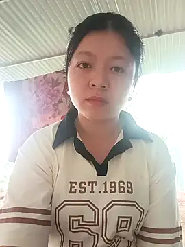 Snapshot of lisa-bae00 chatting on April 20, 12:35 am lisa-bae00 online show from April 20, 12:35 am