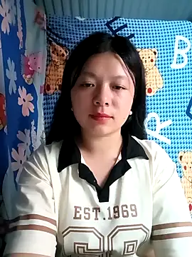 Snapshot of lisa-bae00 chatting on April 22, 12:50 pm lisa-bae00 online show from April 22, 12:50 pm
