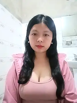 Snapshot of lisa-bae00 chatting on April 23, 1:02 pm lisa-bae00 online show from April 23, 1:02 pm