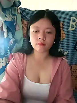 Snapshot of lisa-bae00 chatting on May 2, 12:04 am lisa-bae00 online show from May 2, 12:04 am