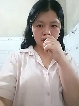 Snapshot of lisa-bae00 chatting on May 24, 12:32 pm lisa-bae00 online show from May 24, 12:32 pm