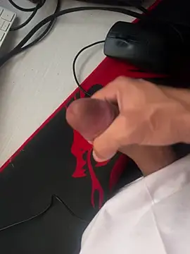 Snapshot of Alexgraph chatting on October 26, 5:57 am Alexgraph online show from October 26, 5:57 am