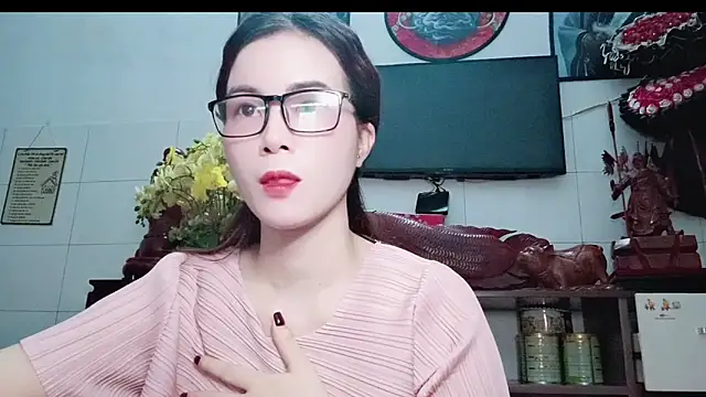 Snapshot of Family-Lovee chatting on June 15, 5:48 pm Family-Lovee online show from June 15, 5:48 pm
