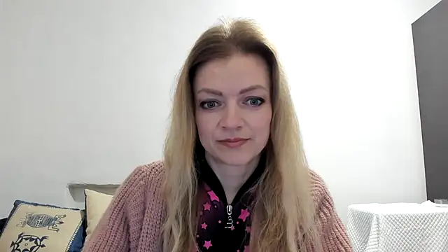 Salionne online show from March 15, 3:18 pm