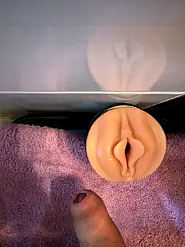 iCum uCum online show from October 25, 2:56 pm