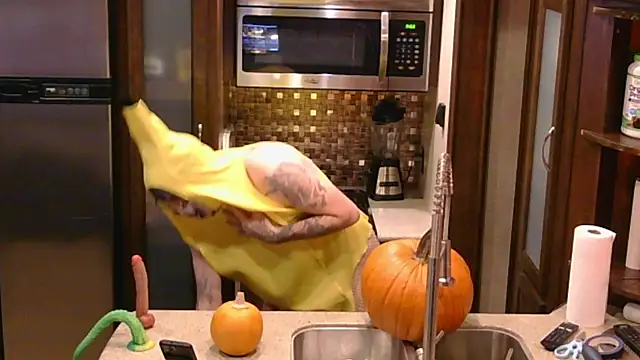 assquatch42069 online show from October 26, 7:36 am