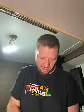 Snapshot of markIstiv chatting on October 22, 2:17 pm markIstiv online show from October 22, 2:17 pm