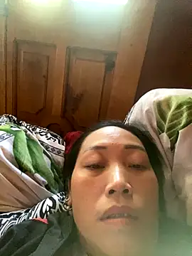 Snapshot of Top_x chatting on November 7, 5:18 am Top x online show from November 7, 5:18 am