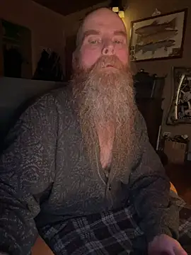 Snapshot of Macduckd chatting on February 5, 8:52 am Macduckd online show from February 5, 8:52 am