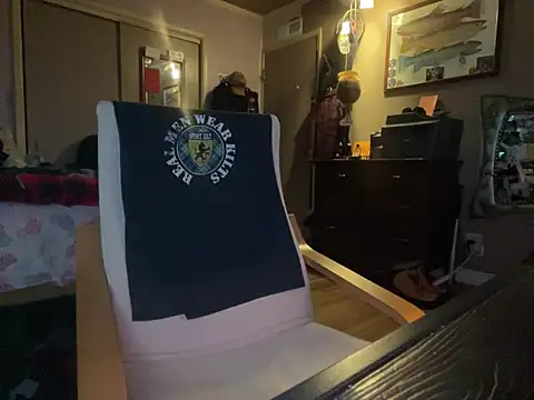 Snapshot of Macduckd chatting on February 8, 7:17 pm Macduckd online show from February 8, 7:17 pm