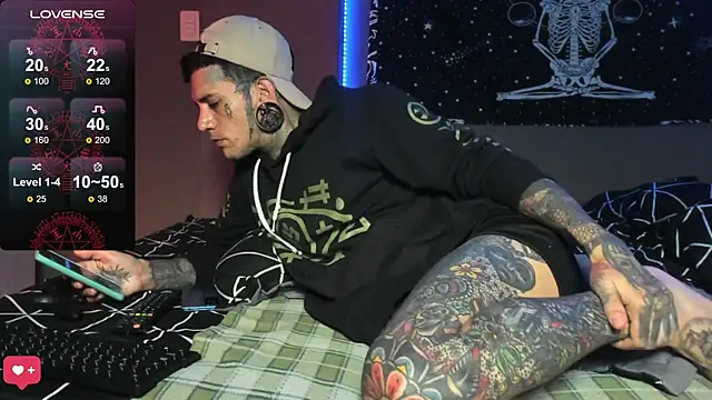 Snapshot of cleoo_jhonny chatting on April 29, 2:37 am cleoo jhonny online show from April 29, 2:37 am