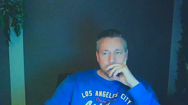 Snapshot of Woody_Longbong chatting on November 4, 5:34 pm Woody Longbong online show from November 4, 5:34 pm