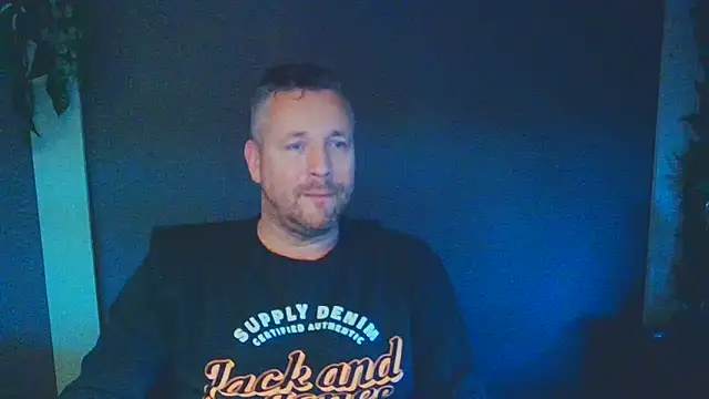 Snapshot of Woody_Longbong chatting on November 9, 3:54 pm Woody Longbong online show from November 9, 3:54 pm