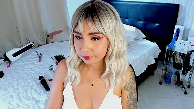 Emilyvalk  online show from February 3, 6:13 pm