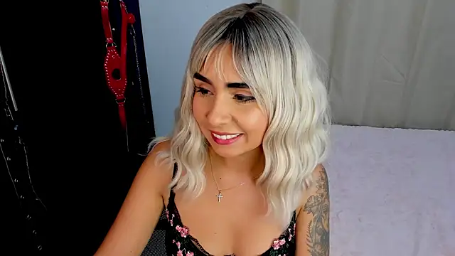 Emilyvalk  online show from February 26, 10:09 pm