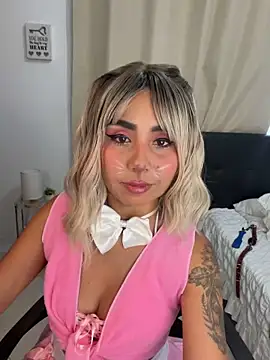 Snapshot of Emilyvalk_ chatting on May 29, 9:02 pm Emilyvalk online show from May 29, 9:02 pm