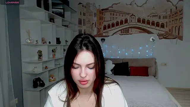 KittyShenson online show from February 8, 6:39 am