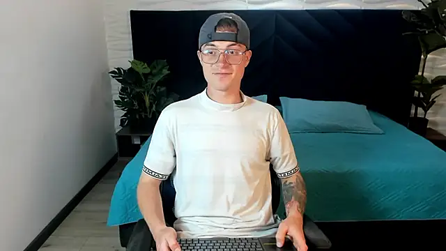 Lil James online show from February 4, 8:03 pm